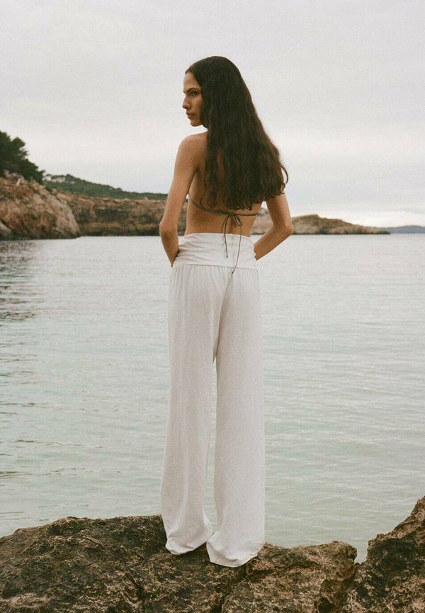 WITH DRAPED WAIST - Trousers3