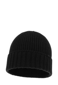 Cappello beanie nero lavorato a maglia con una texture a coste, dotato di risvolto e di un piccolo etichetta del marchio sul lato, realizzato in un materiale caldo e elastico.