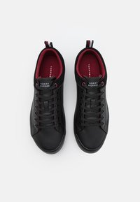 Tommy Hilfiger Tenisky - black