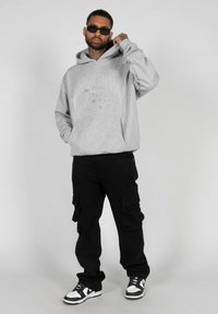 Unselected, grey