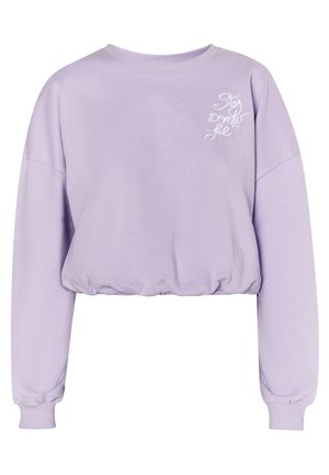 Sweatshirt scurt de lavandă, realizat din bumbac moale, cu mâneci lungi și manșete ribbate. Textul brodat pe față spune "Rămâi minunat."