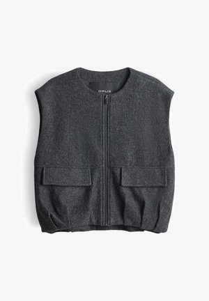 Gilet grigio senza maniche con cerniera frontale, due tasche frontali e tessuto strutturato. Il design è minimalista e moderno, con scollo rotondo.