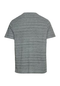 Grå T-shirt med korte ærmer, prydet med et horisontalt tekstureret stribemønster, vist bagfra mod en ensfarvet hvid baggrund.