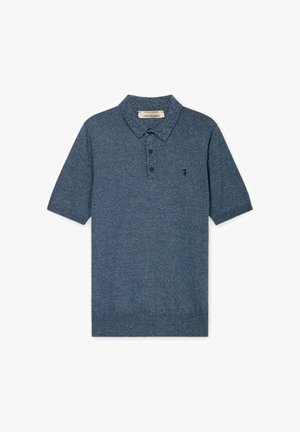 Niebieska melanżowa koszulka polo z krótkim rękawem, trzema guzikami i małym haftowanym logo na lewej piersi.