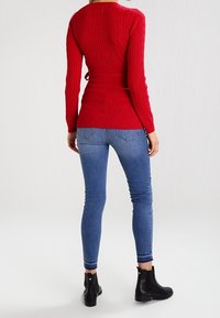 Zalando Essentials Maternity Sweter