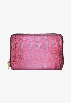 Rechthoekige rode portemonnee met reliëf van reptielenhuidtextuur en een gouden ritssluiting langs de boven- en zijkanten.