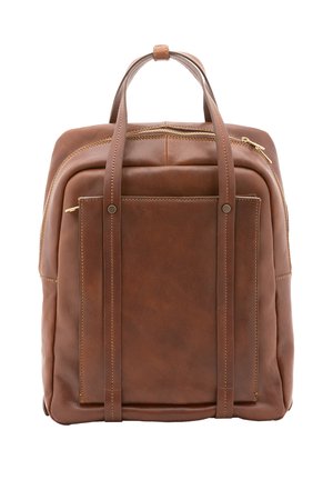 Bruine leren rugzak met dubbele schouderbanden, voorvak, bovenhandvatten en een ritssluiting in goudkleur.