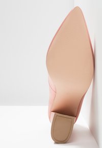 Even&Odd Escarpins à talons hauts - nude