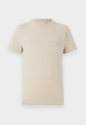 Beige t-shirt met korte mouwen van katoen, voorzien van een ronde hals en een borstzakje aan de linkerkant met een klein logo-label. Soepele textuur, casual ontwerp.