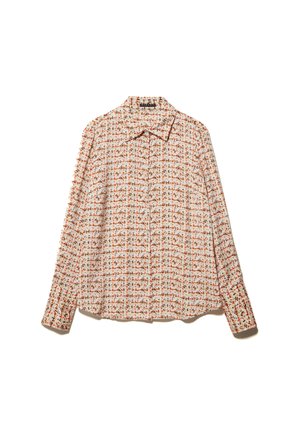 Chemise à manches longues en tissu léger, avec un fond crème orné d'un motif floral rouge et orange, col classique et fermeture par boutons.