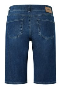 Denimshorts, donkerblauw, met een klassieke snit. Voorzien van twee achterzakken en een leren patch op de tailleband. Schone afwerking, zonder versieringen.