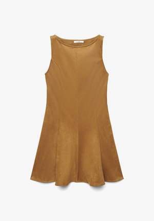 Ärmelloses Kleid aus weichem, strukturiertem Stoff. Es verfügt über ein tailliertes Oberteil und einen ausgestellten Rock in einem warmen Senfton. Einfaches Design des Ausschnitts.