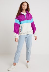 Urban Classics LADIES TONE STAND UP COLLAR JACKET - Vetrovka - viola/white/aqua