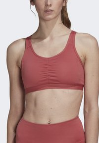 adidas Performance BRA - Sutiã desportivo de suporte médio - red