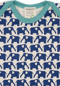 Organisches Baumwollstrampler mit einem sich wiederholenden Muster von blauen Elefanten auf einem cremefarbenen Hintergrund. Der türkisfarbene Kragen ergänzt das Design.