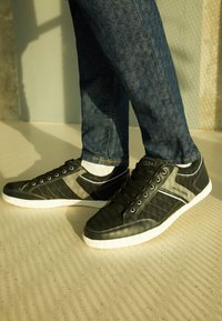Não selecionado, anthracite