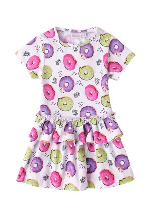 Robe blanche à manches courtes avec un ourlet en volants à plusieurs niveaux, ornée de motifs de donuts colorés en rose, vert et bleu, fabriquée en tissu doux.