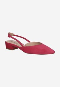 Rote Wildleder Slingback-Schuhe mit spitzem Zeh und niedrigem Blockabsatz. Verfügt über zwei schlanke Riemen zur Unterstützung. Glatte Textur, minimalistisches Design.