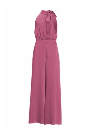 Fuchsia jumpsuit met een mouwloos ontwerp, hoge hals met een strikdetail en brede pijpen, gemaakt van lichtgewicht stof.