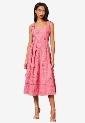 Lipsy PREMIUM 3D LACE EMBROIDERY FLORAL MIDI PROM  - Denné šaty - pink