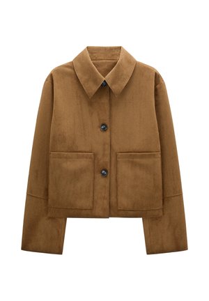 Brązowa krótka kurtka z zamszu z kołnierzem, z przodu na guziki oraz z dwoma dużymi kieszeniami. Gładka faktura i prosty fason.