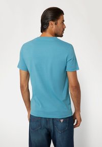 Guess AIDY TEE - T-shirt basic - himmelblau