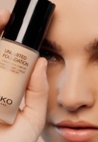 KIKO Milano UNLIMITED FOUNDATION - Base de maquillaje - 05 Rose