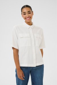 Chemise blanche à manches courtes avec boutons, comportant deux poches poitrine, fabriquée en tissu léger, avec un col pointu et une coupe décontractée.