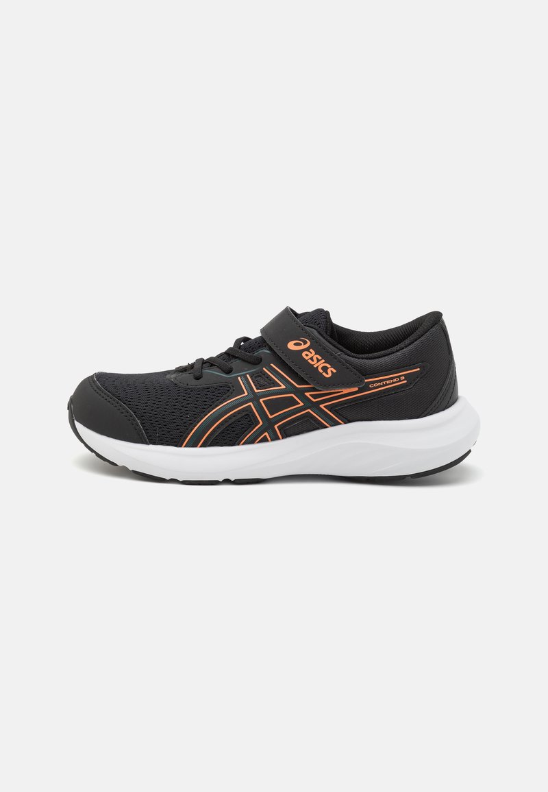 Μαύρο αθλητικό παπούτσι με πορτοκαλί λεπτομέρειες, άνω μέρος από διχτυωτό ύφασμα, λευκή αφρώδη σόλα και ρυθμιζόμενο λουρί. Διαθέτει ξεχωριστό σχέδιο.