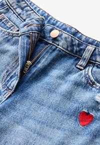Next HEART EMBROIDERED BALLOON - Laza szabású farmerek - blue denim