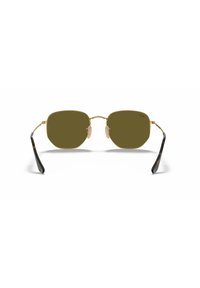 Occhiali da sole con montatura in metallo dorato, lenti verde oliva, forma esagonale e aste in acetato nero. Presentano cuscinetti nasali in silicone.