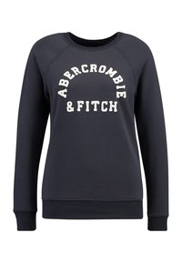 Sudadera azul marino con mangas largas y cuello redondo. Presenta texto blanco en relieve "ABERCROMBIE & FITCH" en un diseño curvado. Textura suave.