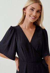 TUSSAH PENN - Kasdienė suknelė - black