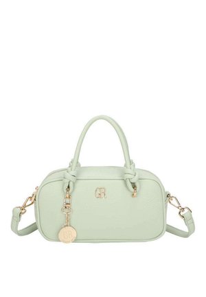 Sac à main en cuir vert pâle avec double poignée, bandoulière détachable, fermoir doré et pendentif circulaire doré avec les initiales GR.