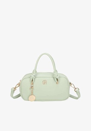 Sac à main en cuir vert pâle avec double poignée, bandoulière détachable, fermoir doré et pendentif circulaire doré avec les initiales GR.