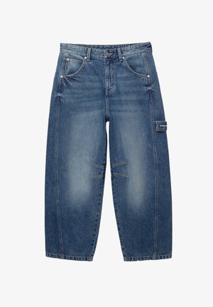 PULL&BEAR BALLOON FIT WITH EMBROIDERED POCKET - Túlméretezett farmernadrág - blue denim