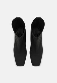Marks & Spencer Botki