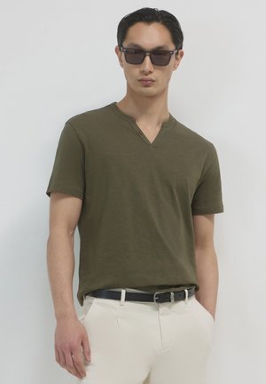SERAFINO - T-shirt basic - verde militare
