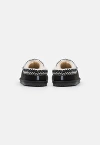 Pier One Chaussons - black