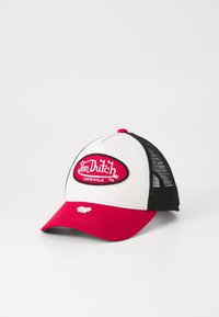 Crna mrežasta kapica sa crvenim br Uncomment on n i bijelim prednjim panelom. Na njemu je vezena oznaka u crvenoj i crnoj boji s natpisom "Von Dutch Originals."