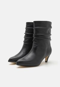 Anna Field Botines - black