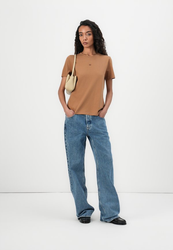 FLAG TEE - Basic T-shirt - hickory3