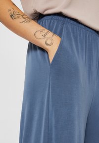 Urban Classics CULOTTE - Broek - vintageblue