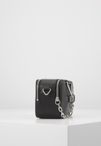 KARL LAGERFELD Taška s příčným popruhem - black