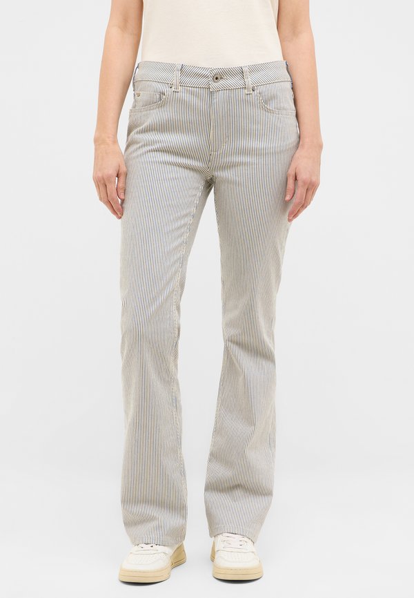 STYLE SHELBY  - Jeans Bootcut - weiß