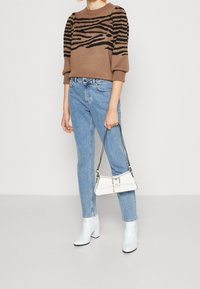 VILA Stickad tröja - brown