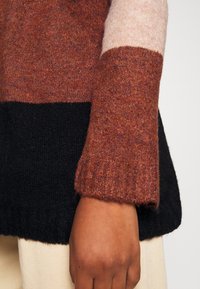 JDY JDYELANORA STRIPE  - Casaco de malha - black