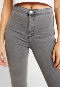 Topshop Vaqueros pitillo - grey