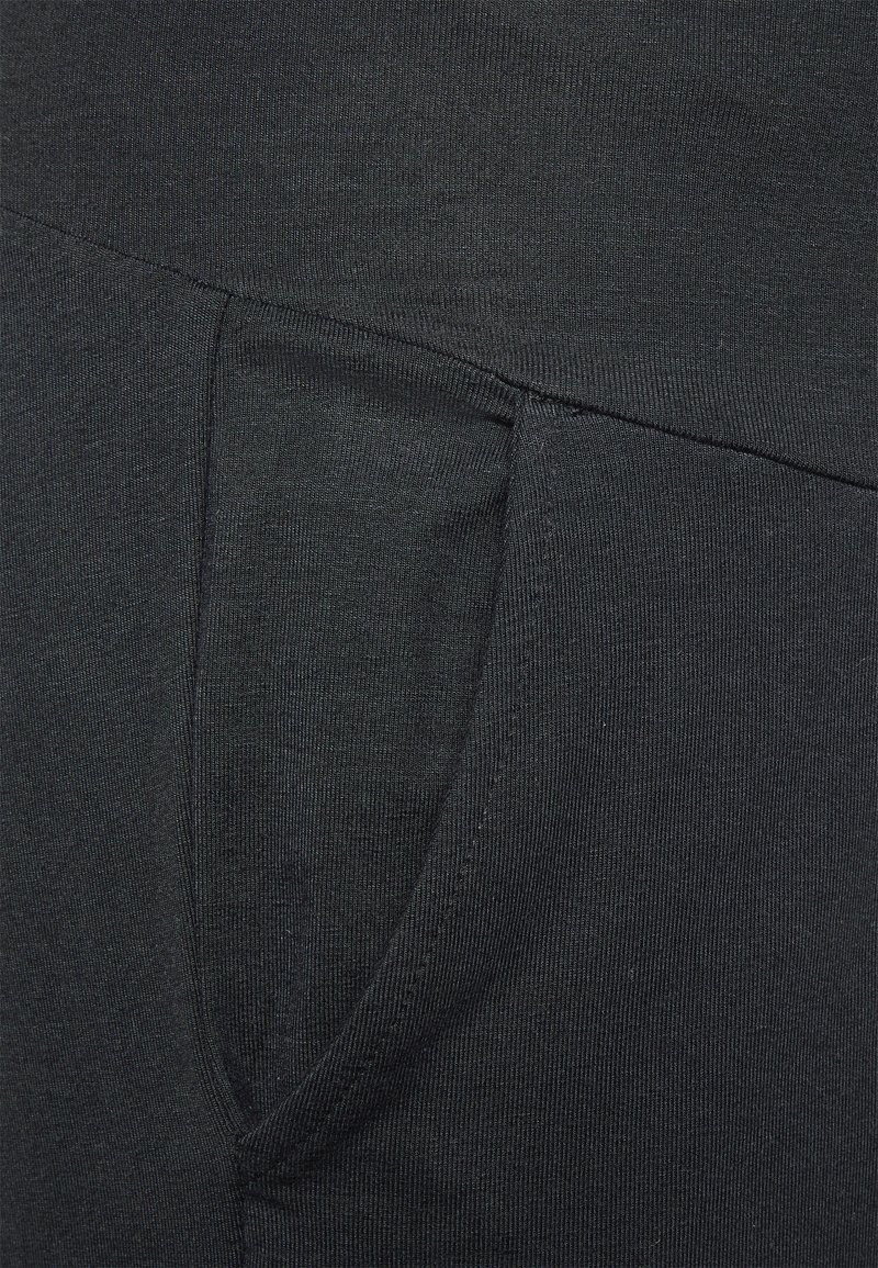 Mamalicious Curve MLCAYLEE PANT - Calças de fato de treino - black