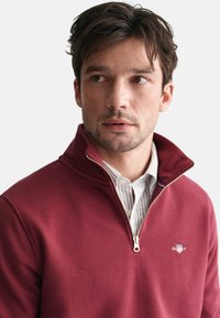 GANT SHIELD HALF ZIP  - Sweatshirt - wine red